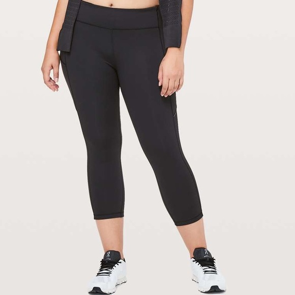 Lululemon Speed Up Crop *21" Black (First Release) Black Size 8 Practically new - Picture 8 of 12